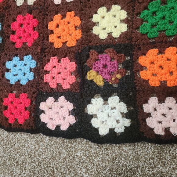 Vtg Crochet 4 x 3 ft Afghan Blanket lap Throw Granny Squares Brown 70s 80s - Picture 4 of 10